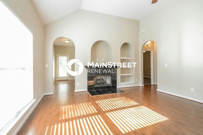 12958 Woodland Park Cir - Photo 4 of 16