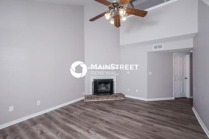 10812 Pineview Ct - Photo 6 of 17