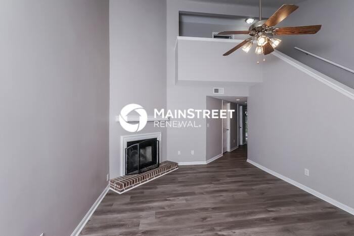 10812 Pineview Ct - Photo 7 of 17