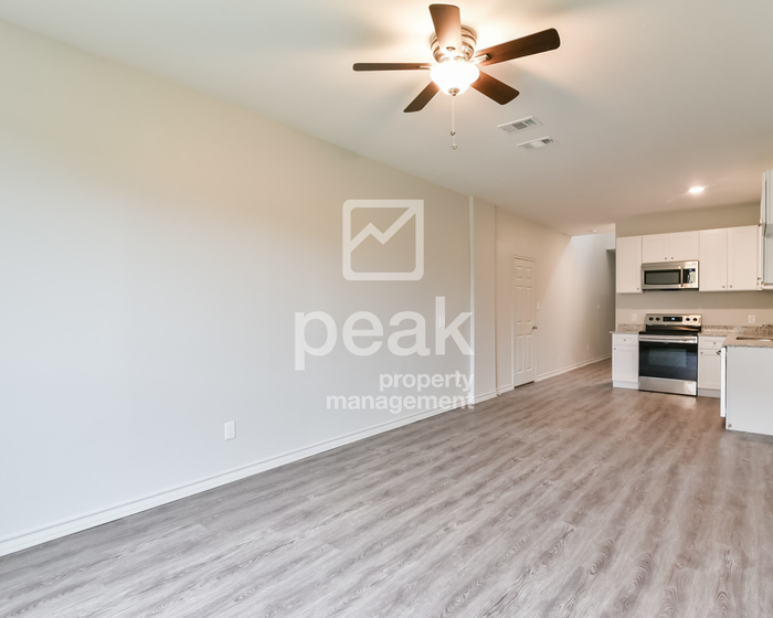 8001 Marydean Ave - Photo 4 of 21