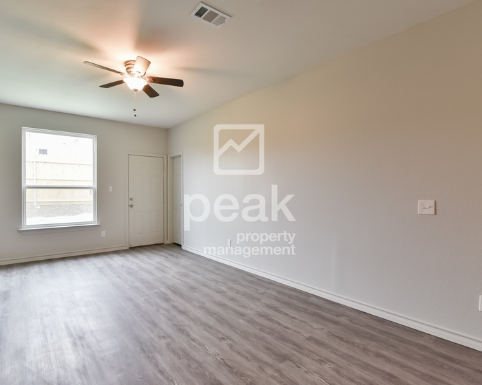 8001 Marydean Ave - Photo 6 of 21