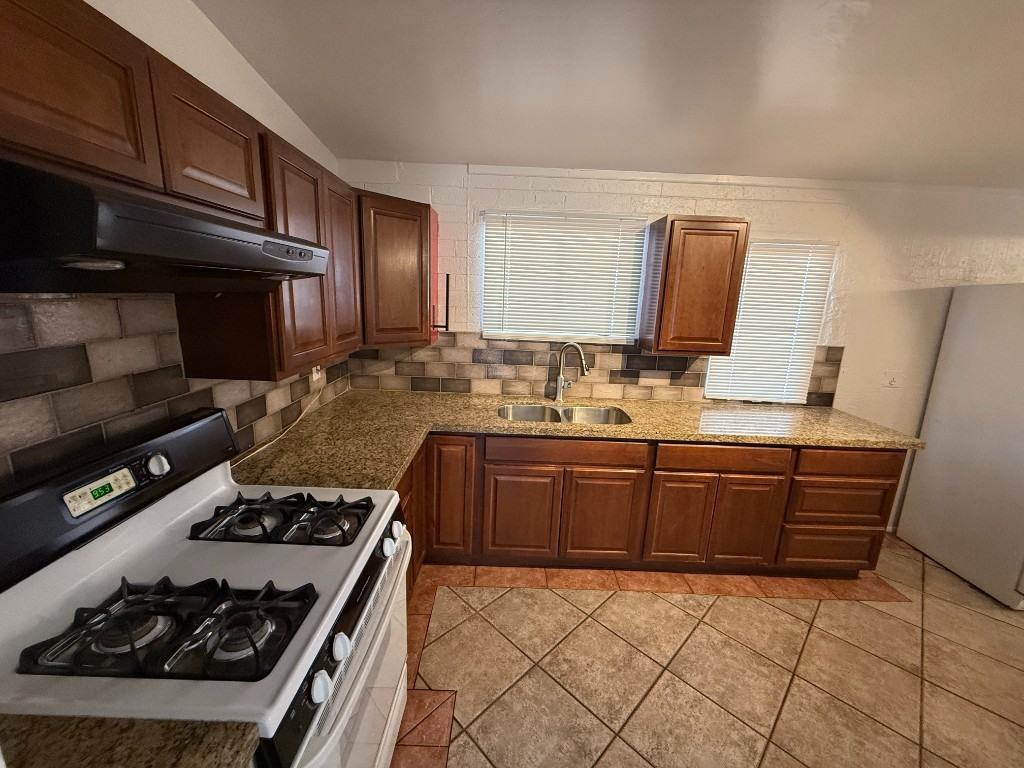 6010 N 32nd Ave - Photo 2 of 13