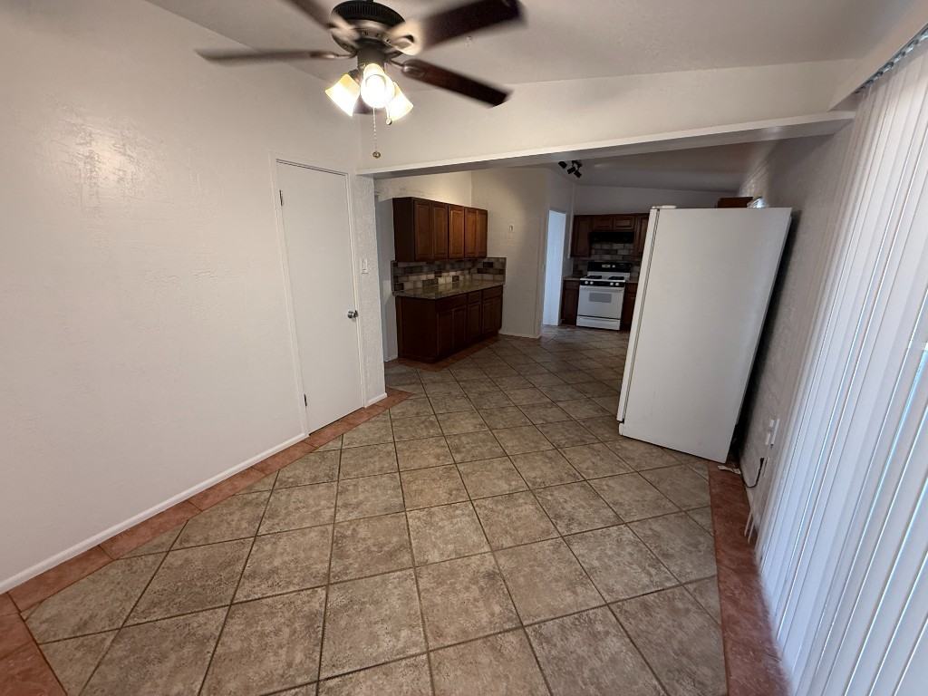 6010 N 32nd Ave - Photo 3 of 13