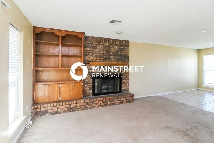 301 Springfield Dr - Photo 3 of 15