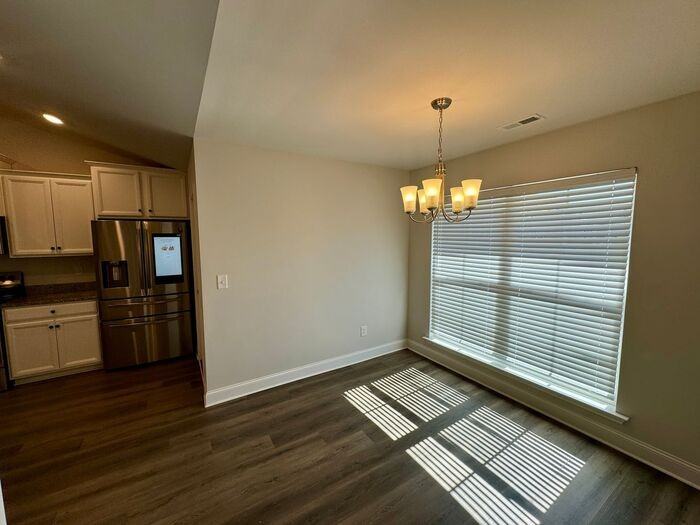 272 Abercorn Dr - Photo 6 of 28