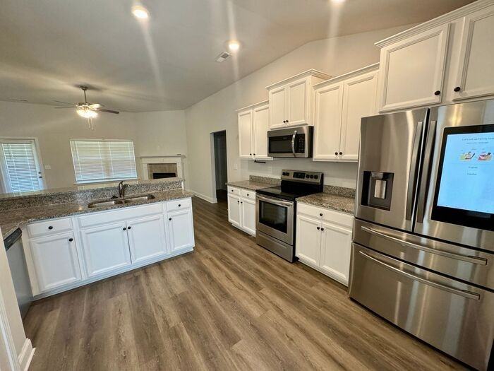 272 Abercorn Dr - Photo 7 of 28