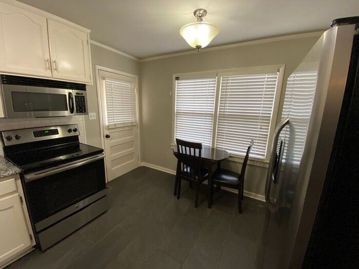 817 Chambers Dr Ne - Photo 7 of 15