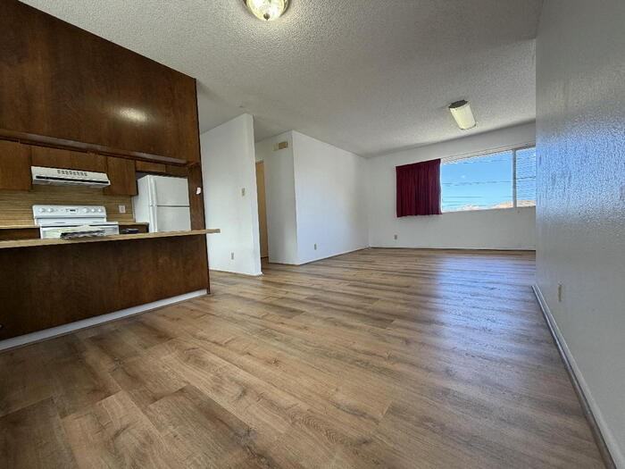1849 9th Ave - Photo 2 of 5