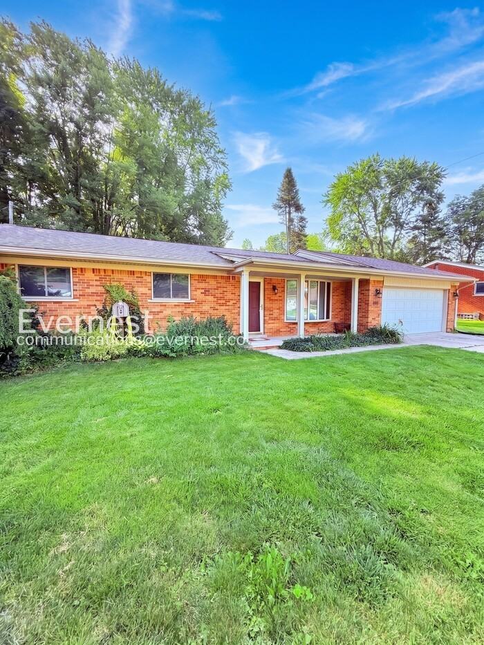 38424 Chartier St - Photo 3 of 25