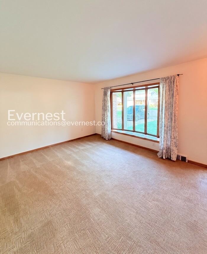 38424 Chartier St - Photo 6 of 25