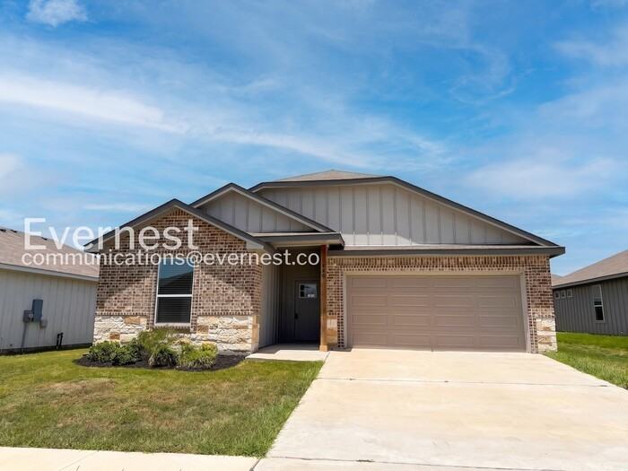 866 Freedom Cir - Photo 2 of 24