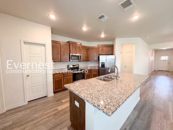 866 Freedom Cir - Photo 4 of 24
