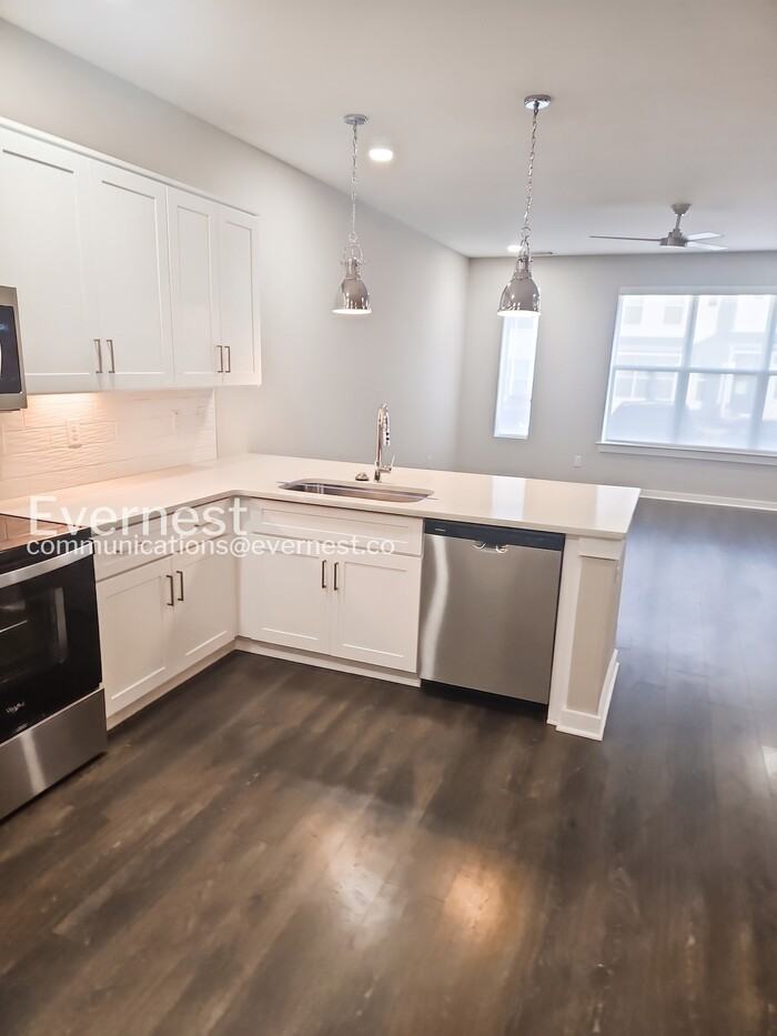 302 Jeffries Way - Photo 6 of 26