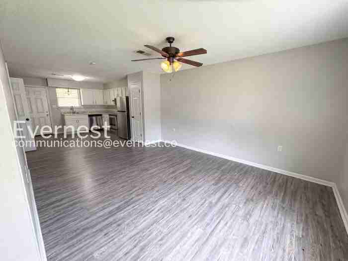 1800 Labette Manor Dr #7 - Photo 5 of 20