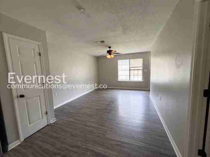 1800 Labette Manor Dr #7 - Photo 6 of 20