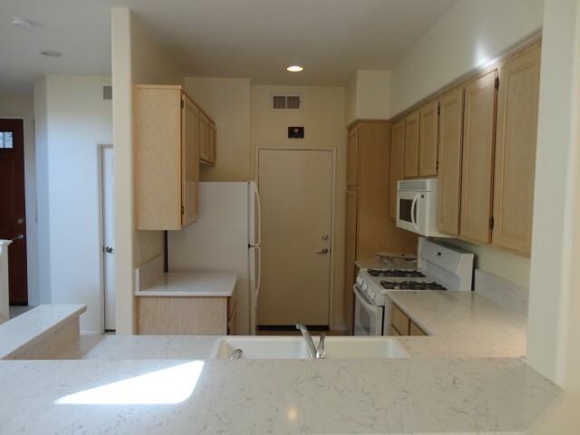 26604 Yosemite Pl - Photo 3 of 13