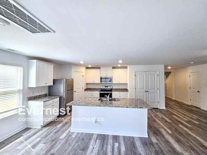 4039 Meredith Woods Ln - Photo 3 of 27