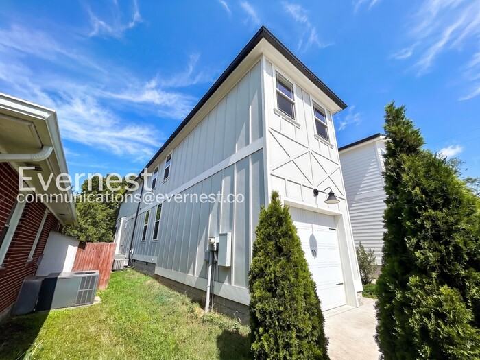 2146 Burns St - Photo 2 of 26