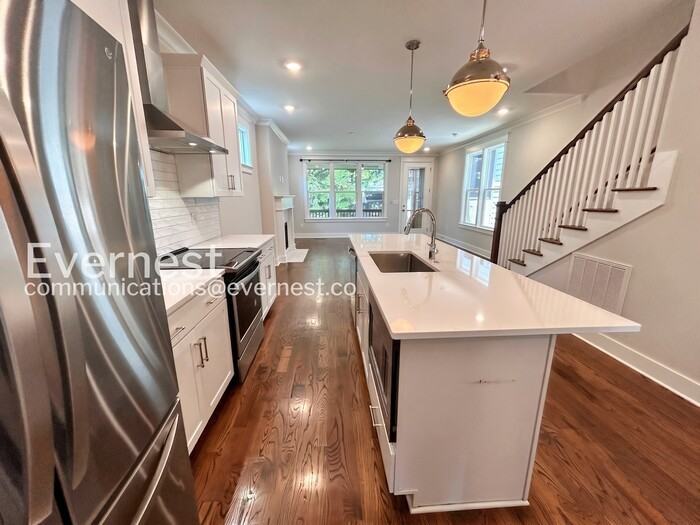 2146 Burns St - Photo 6 of 26