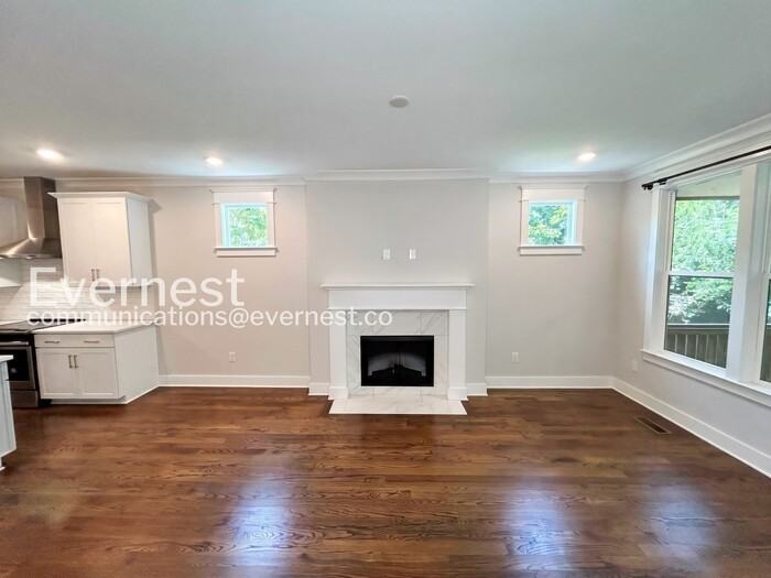 2146 Burns St - Photo 7 of 26