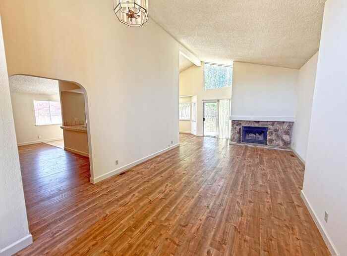 3305 Archbury Ct - Photo 2 of 18