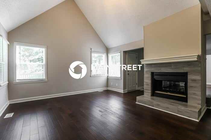 1539 Dartmouth Dr - Photo 3 of 18