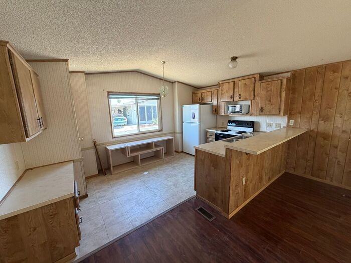 5735 E Mcdowell Rd #212 - Photo 6 of 9