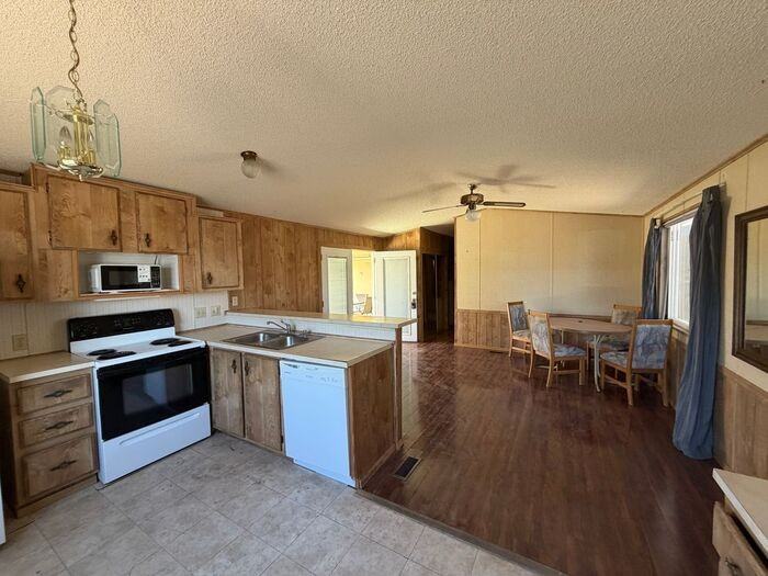 5735 E Mcdowell Rd #212 - Photo 7 of 9