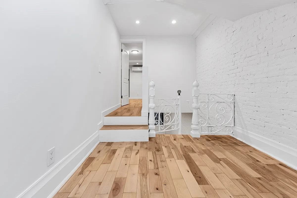 404 W 22nd St #1A - Photo 7 of 10