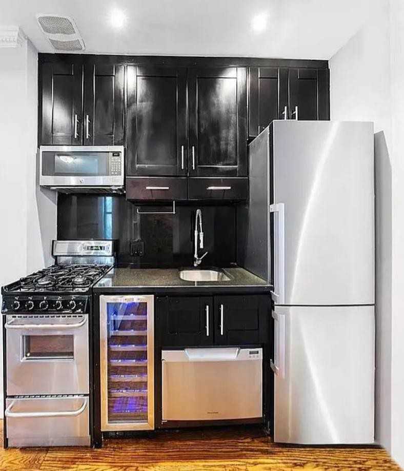 345 W 53rd St #2 - Photo 3 of 5