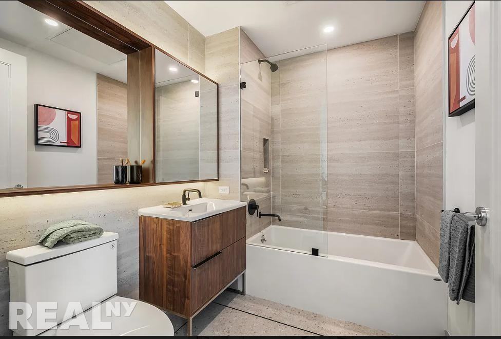 Carroll St #444 - Photo 2 of 6