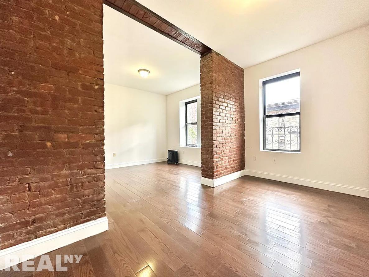 3139 Broadway #19 - Photo 2 of 9