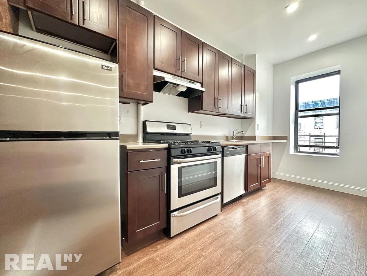 3139 Broadway #19 - Photo 5 of 9