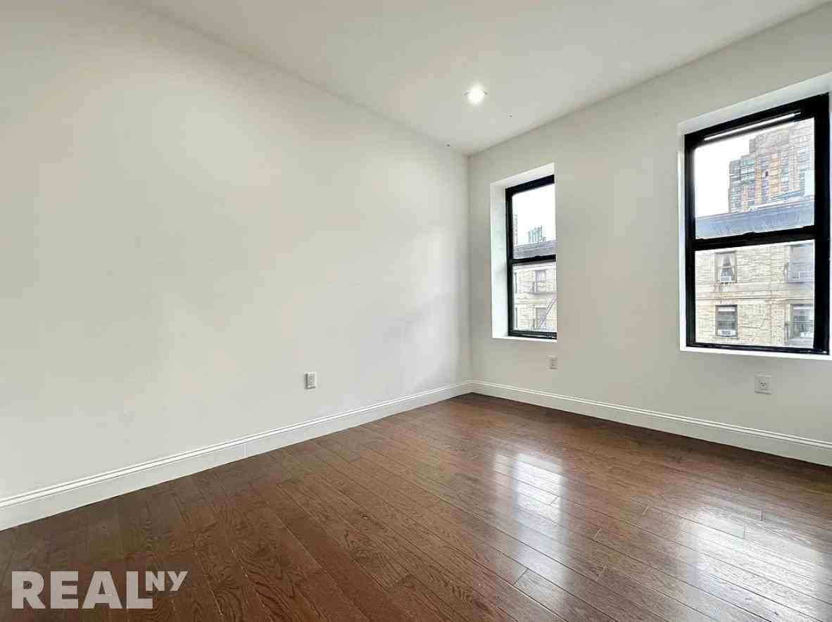 3139 Broadway #19 - Photo 7 of 9