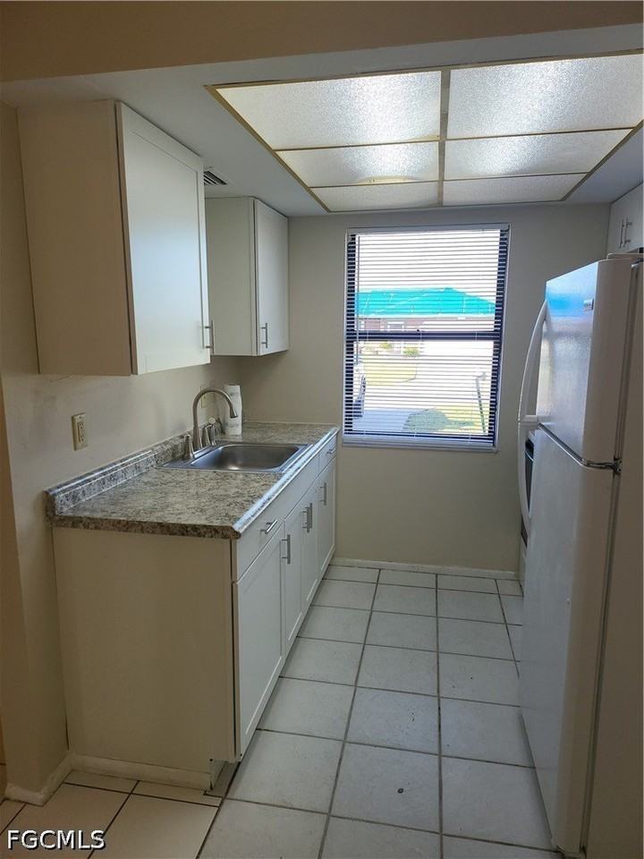 3705 Sw Santa Barbara Pl - Photo 2 of 14