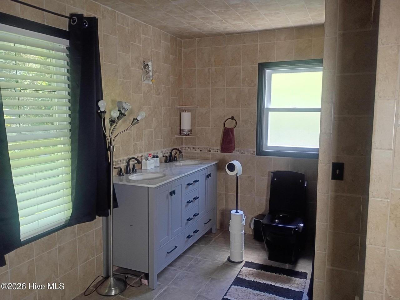 79 Howie And Hammonds Rd - Photo 3 of 50