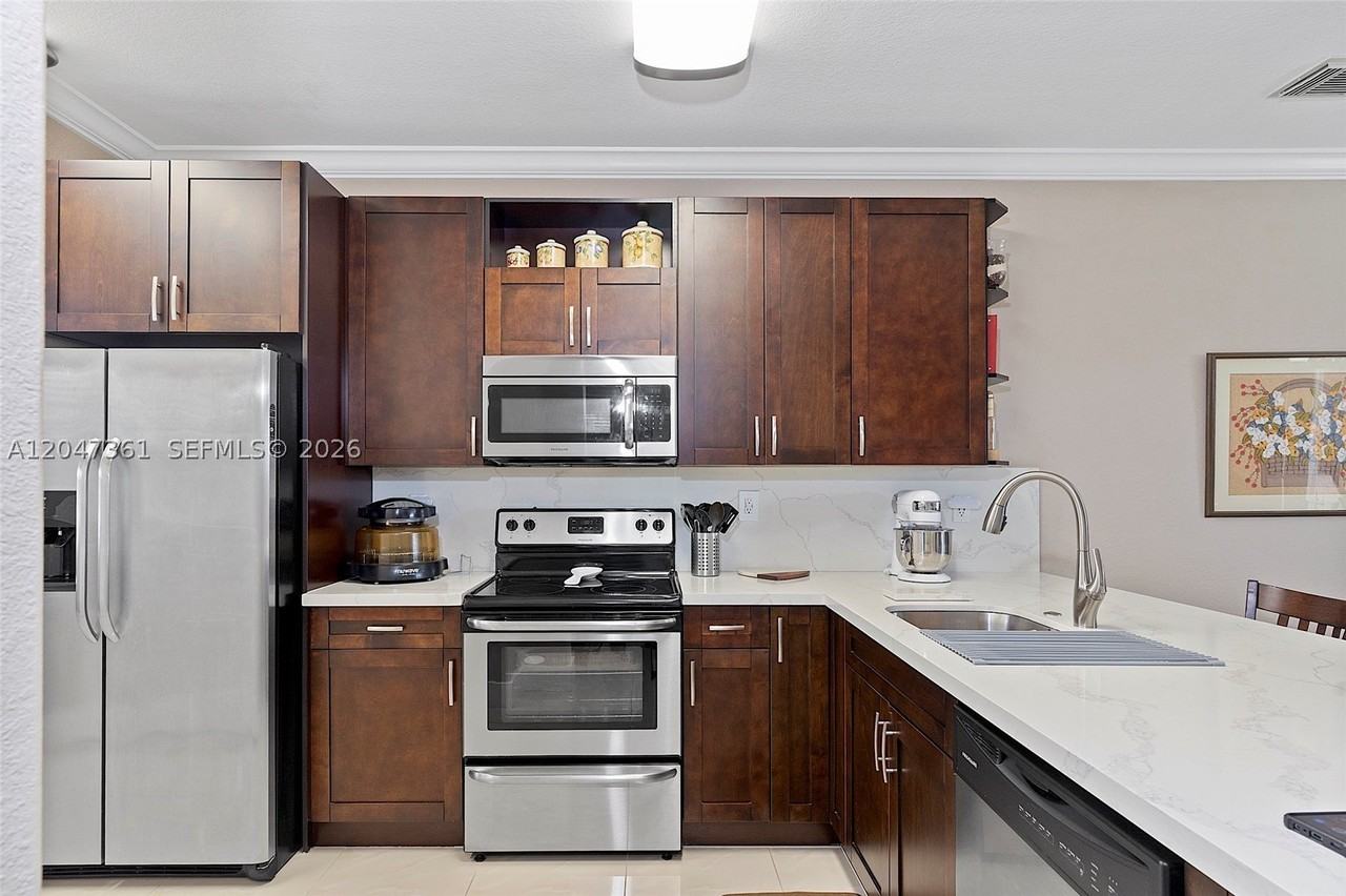 15262 Sw 91st Ln - Photo 5 of 48