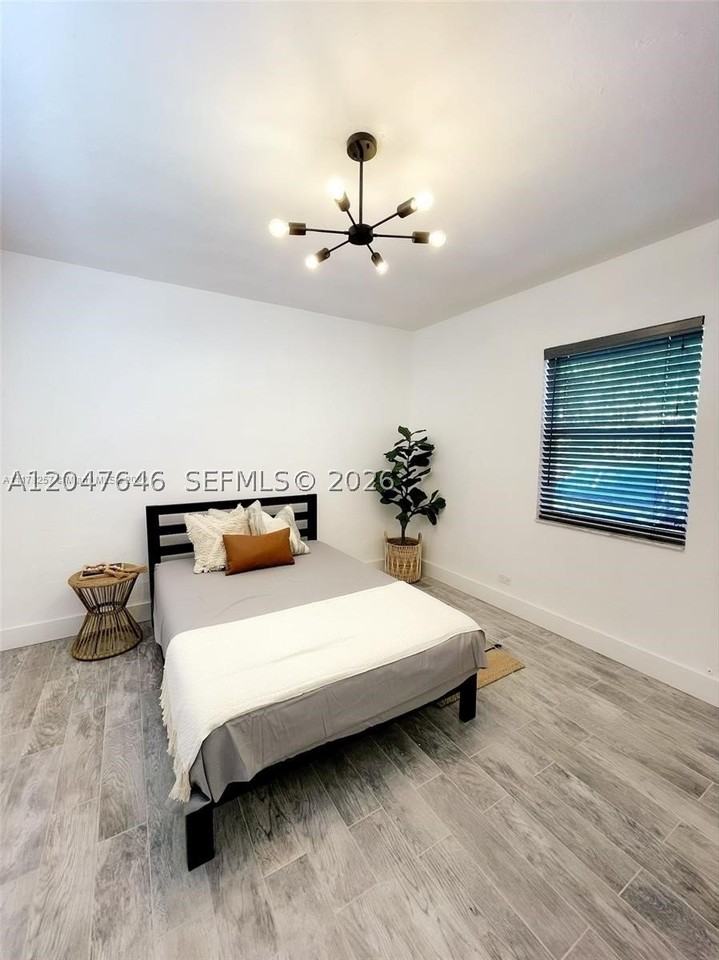 1040 Lenox Ave #1040 - Photo 6 of 19