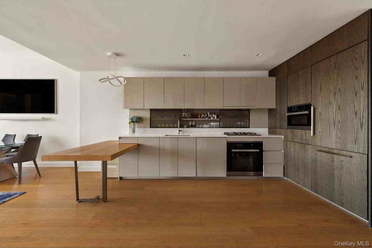 202 Broome St #12C - Photo 6 of 18