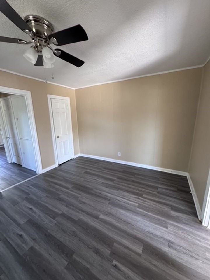 434 Reading St - Photo 4 of 9