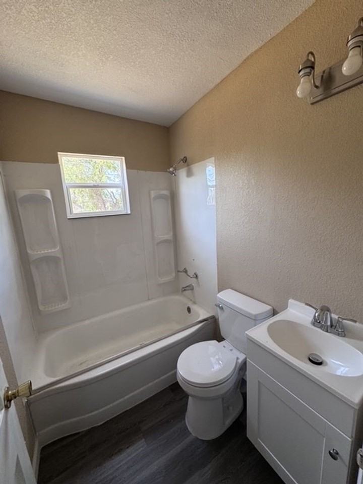434 Reading St - Photo 7 of 9