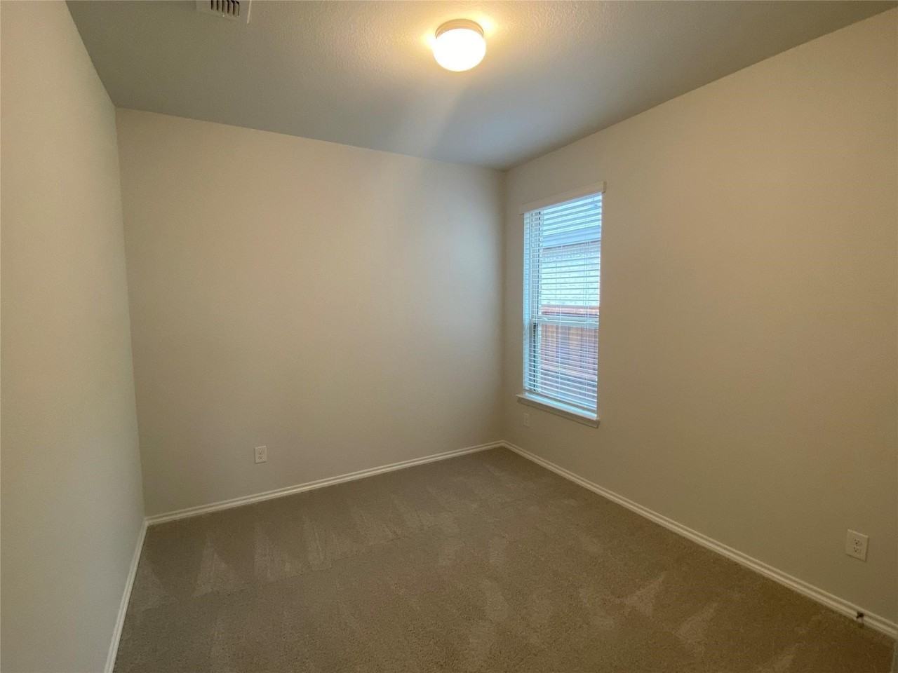 1805 Wayne Ln - Photo 6 of 14