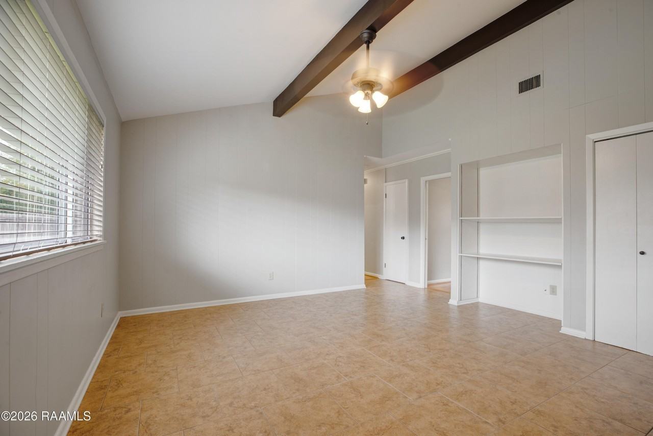 920 Marilyn Dr - Photo 3 of 19