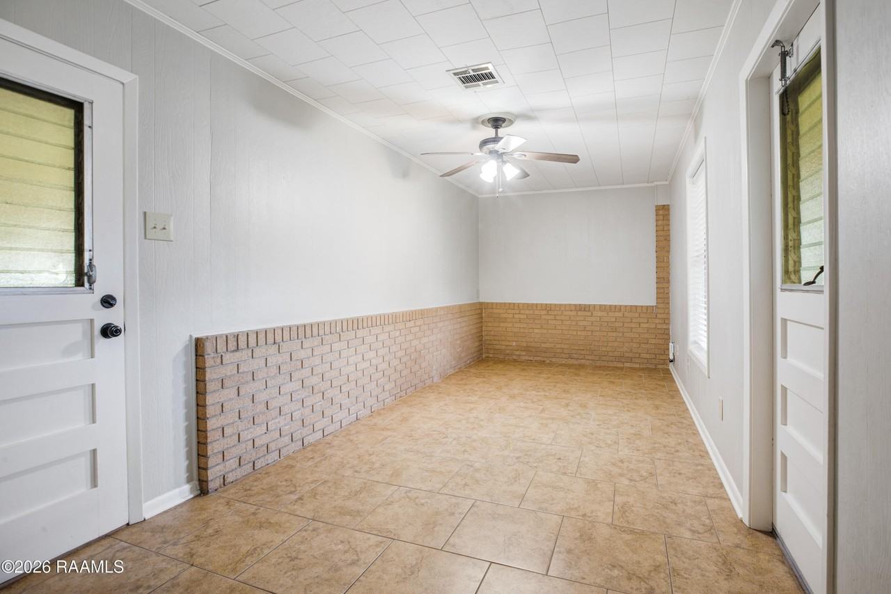 920 Marilyn Dr - Photo 6 of 19