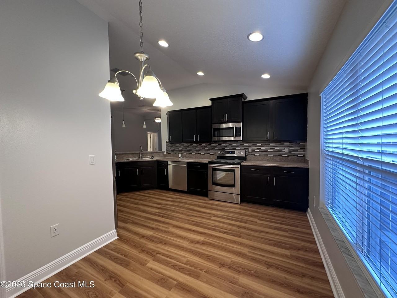 4140 Aria Dr - Photo 7 of 29