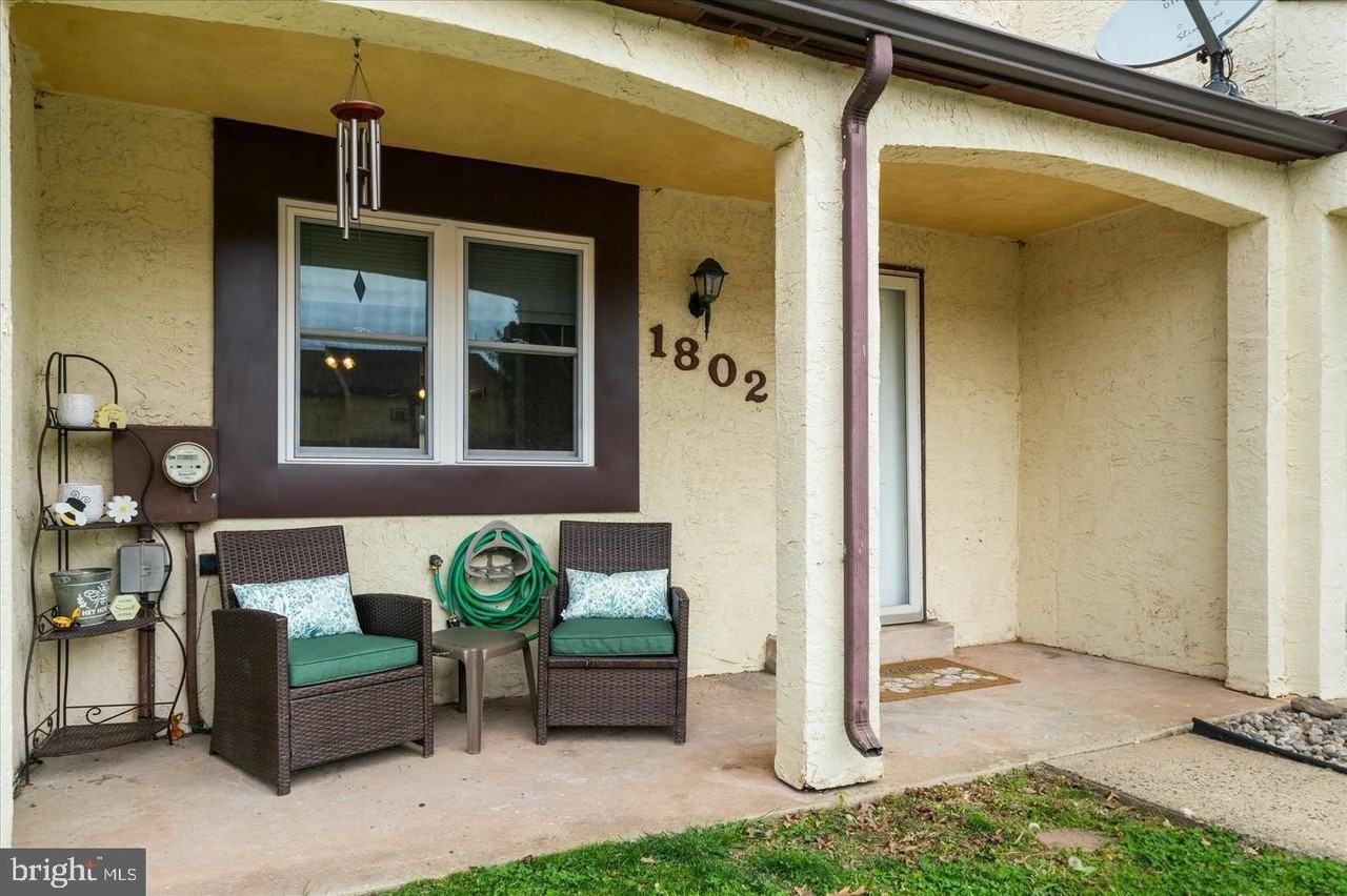 1802 Walnut Ridge Est - Photo 2 of 29