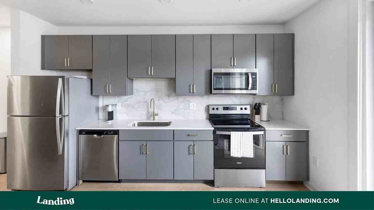 15 W 7th St - Photo 3 of 50