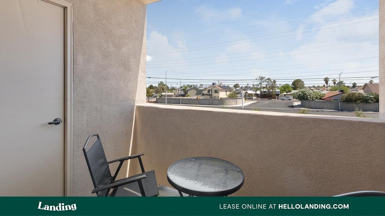 2555 N Rancho Drive - Photo 4 of 50