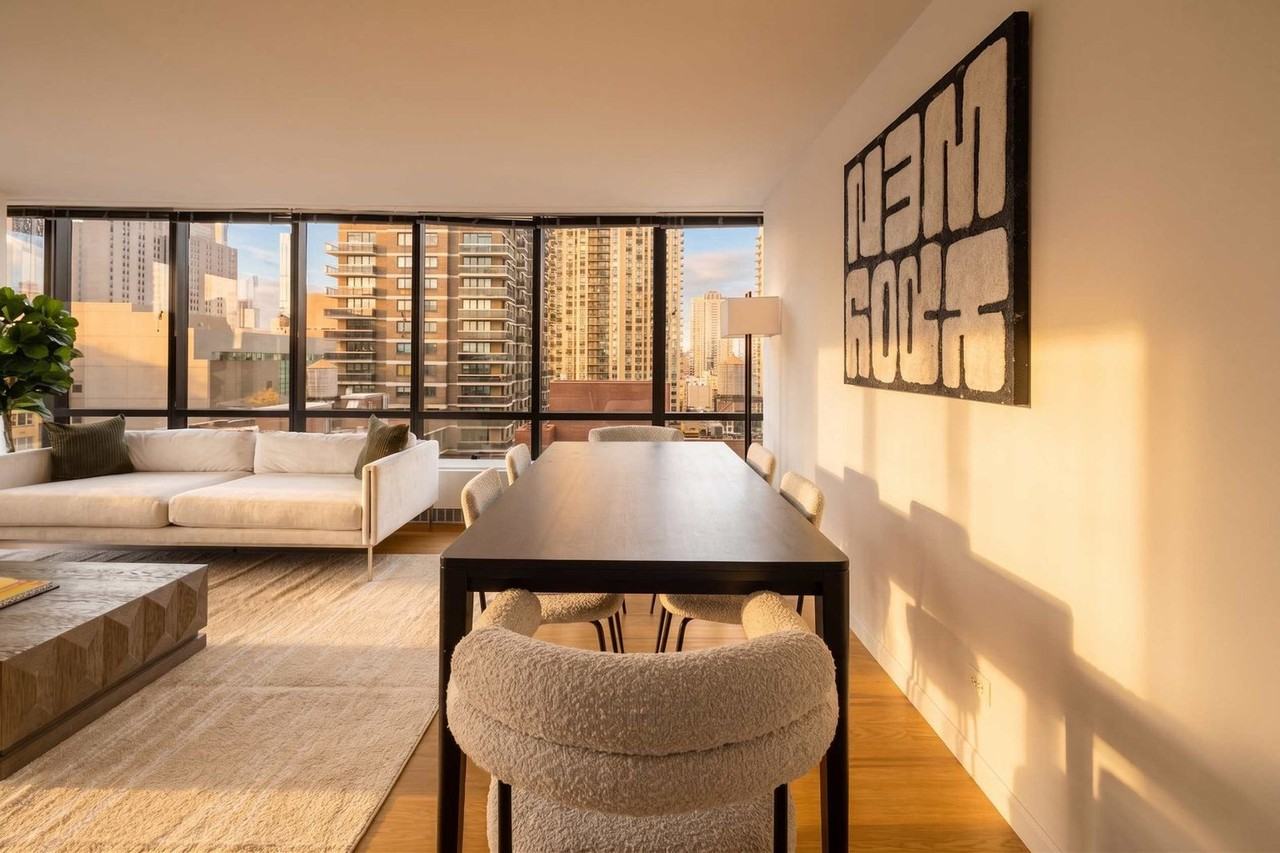 525 E 72nd St #1330814P - Photo 4 of 21