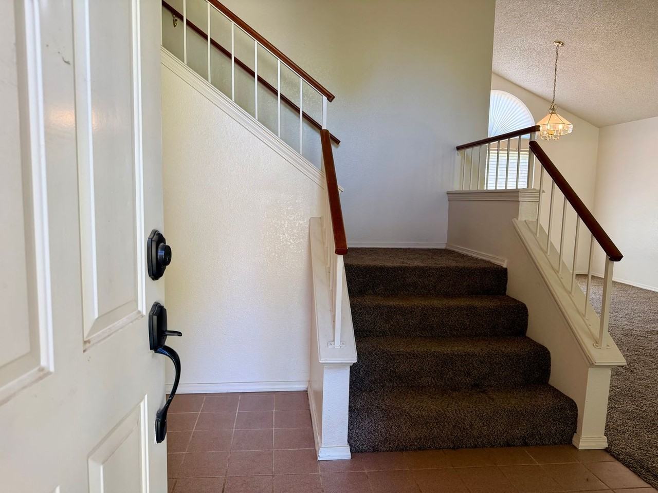 993 E Edgemont Dr - Photo 4 of 38